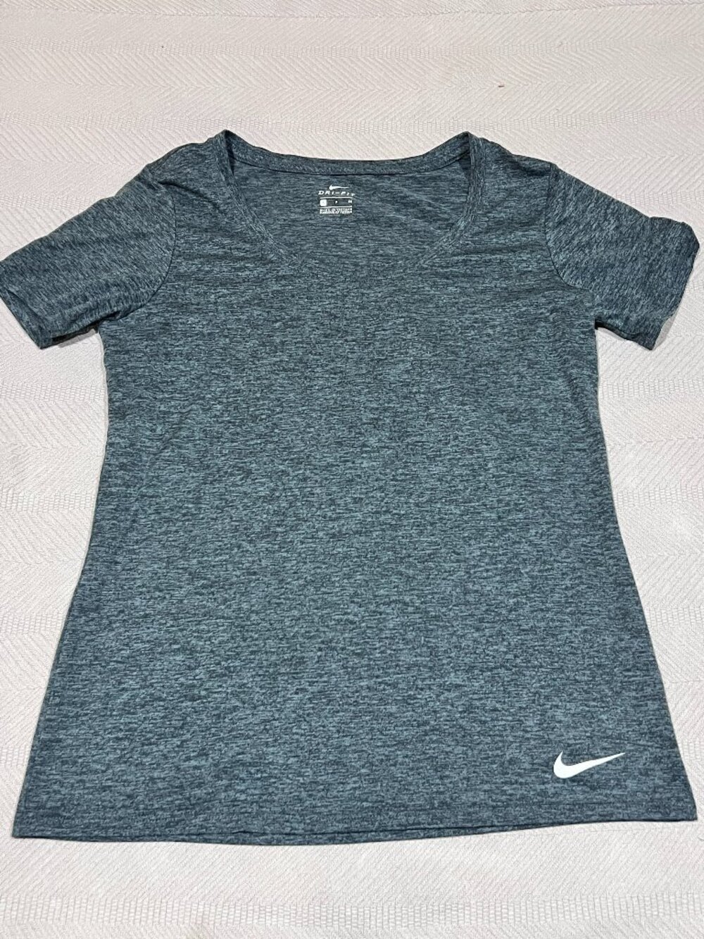 Nike T Shirt Womens Size Small Gray Swoosh Active‎ Short Sleeve Ladies